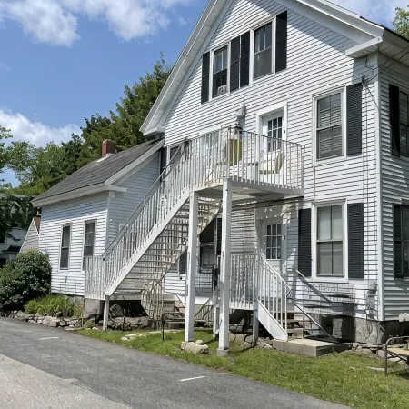 Cozy 1890 Cottage Studio with Hot Tub and Fire Pit in Downtown Kennebunk