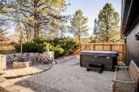 Wilderness Haven with Hot Tub in Franktown - 4성급