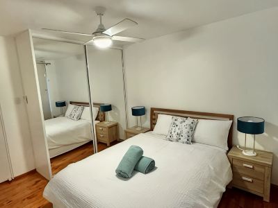 1 Bedroom CBD Apartment Queen Bed
