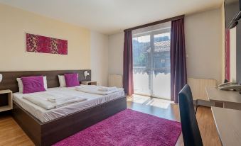 Triple M Hotel