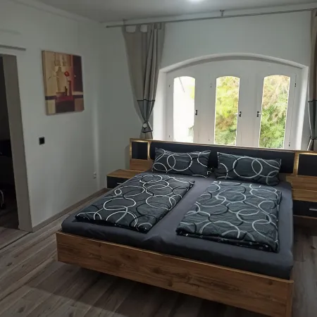 Newly renovated apartment directly at the S-Bahn Hoffenheim 90 sqm