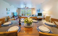 Stunning Corner Villa, Ocean Views from Every Bed - บังกะโล