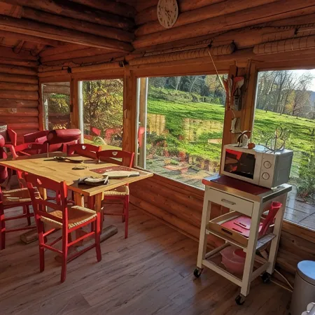Meet with unusual… you will experience a change of scene! Private spa jacuzzi.