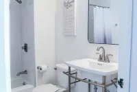 Downtown close to UAB, St. Vincent’s, BJCC and Airport - Homestays