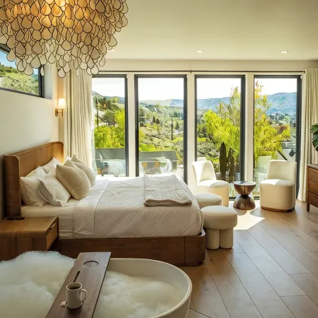 Ultra Luxury Chelan Lake House w/ Sauna, Steam Room, Cold Plunge, and Hot Tub