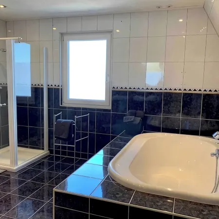 Spacious apartment within walking distance of the beach