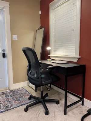 Cozy, Private Suite in Bedford — Bed, Laundry,kitchenette and Self Check in - 방갈로