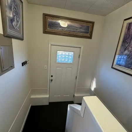 Newly Remodeled Charming Cozy 3-bedroom house in Anchorage with WiFi