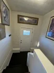 Newly Remodeled Charming Cozy 3-bedroom house in Anchorage with WiFi - 방갈로