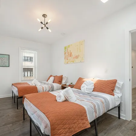 LUX 3-Level Chicago Home +garage & patio