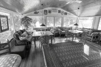 Sunnybrook House - 5 bedroom antique home in landscaped wooded grounds. - Wifi