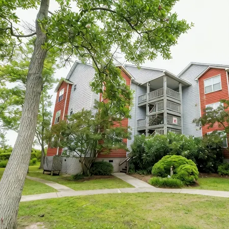 Soundside Sunset Inn - Sound Front Condo with Pool.