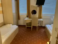 Lenas Donau Hotel Hotels near METAStadt