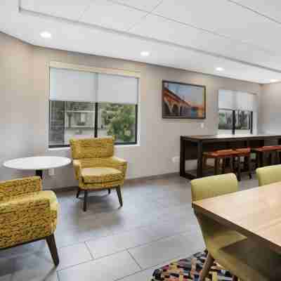 Hampton Inn Detroit/Belleville-Airport Area Dining/Meeting Rooms