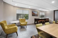 Hampton Inn Detroit/Belleville-Airport Area - Airport Shuttle