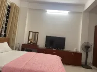 Phong don co cua so thoang mat khep kin + Thang may - Bed and Breakfasts
