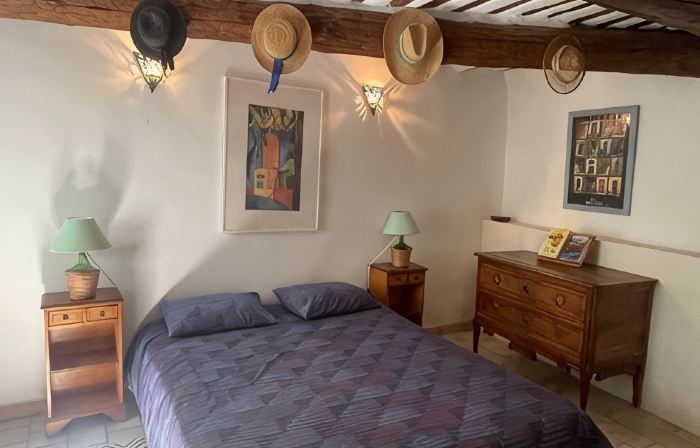 Charming 3-Bedroom Home with a Private Pool at the Foot of Mont Ventoux. Stunning View