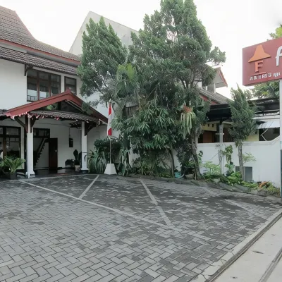 Hotel Fevytra Syariah Hotels near Kotagede Mosque