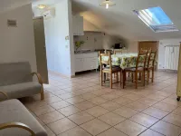 The Nest: Cozy attic room in quiet area - Apartments