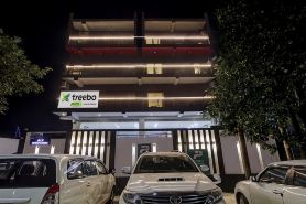 Hotel Noida Grand