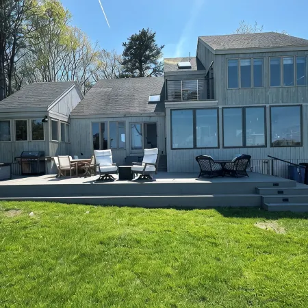 Ocean front, quiet remote area minutes from Downtown York and Ogunquit