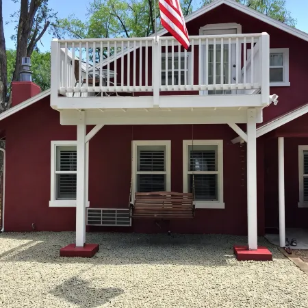 1930s General Store - walkable to downtown, pet-friendly, Home is all for YOU!