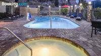 Yosemite Southgate Hotel & Suites - Hot Tub