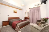 Hotel Villa Plaza - Guest houses