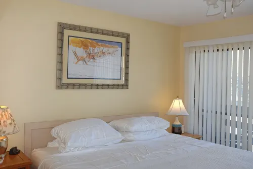 One block to Garden City Beach and Pier (with elevator, pool and hot tub - Wifi