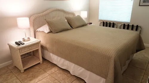 Keys Kottage: Bayside Villa W/ Free Onsite Boat Ramp Marina & Trailer Parking.