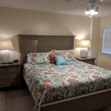 {PRIVATELY OWNED} This 2 Bedroom Has Everything You Need.with a Fantastic View.