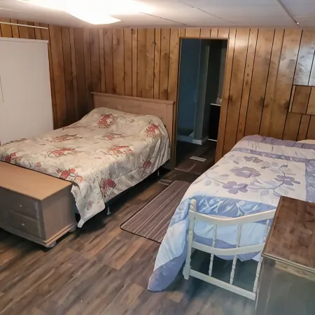 2 bedroom home surrounded by beautiful mountains!