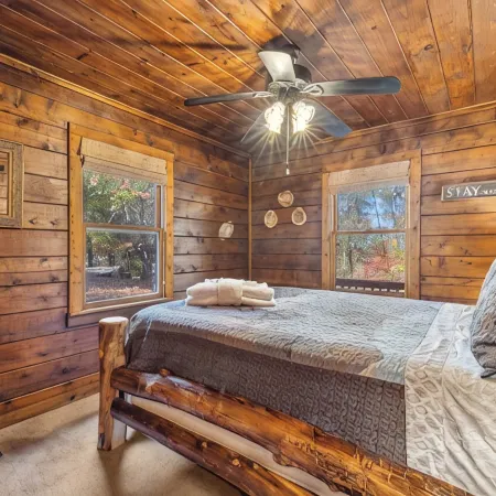Cozy Blue Ridge Cabin: Mountain Views, Hot Tub, and Minutes from Downtown