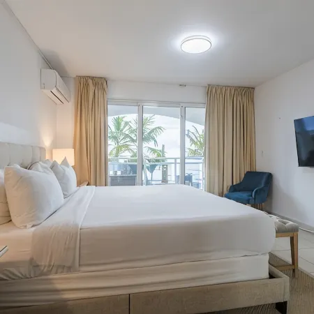 The Maho Hideaway on Sunset "Airplane" Beach