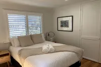 HIDDEN HAVEN - Secluded waterfront property at Binalong Bay on the Bay of Fires - Beach