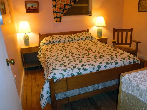 Quiet neighborhood near beaches, bayou and historic downtown Ocean Springs. - Homestays