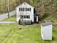 Catskills NY Barn House Hotels in Delaware