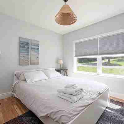 A Beautiful Waterfront 2BDR Home in Protected and Picturesque, Herring Cove NS. Rooms