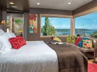 Cottage with Puget Sound, Mount Rainier, & Olympic Views 벼리언 호텔