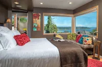 Cottage with Puget Sound, Mount Rainier, & Olympic Views - 4-Star