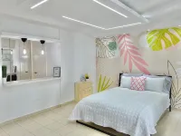 Pink Bliss Studio at Isla Verde w/pool and parking - Condos