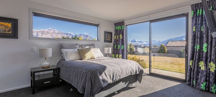 Modern Family  Holiday home with sensational views peaceful paradise (sleeps 11) Hotel a Wanaka