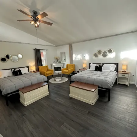 Charming guesthouse within minutes of downtown Fish Creek!