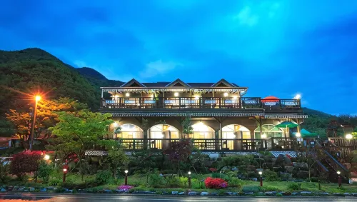 Yangsan (Baenaegol) Miru Pension - Pools