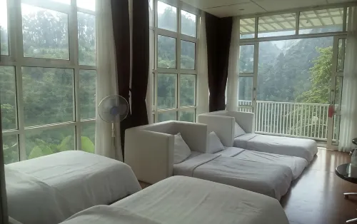Bukit Cikahuripan Resort - 2-Star
