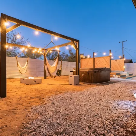 GAME ROOM! Hot Tub+Stock Tank Pool+Fire pit