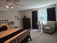 Cozy 1Br Minutes from Mall of GA and Lake Lanier - Condos