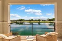 Cheerful 4-bedroom vacation home with POOL - Scenic