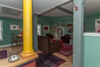 Artfully furnished guest house - Wifi