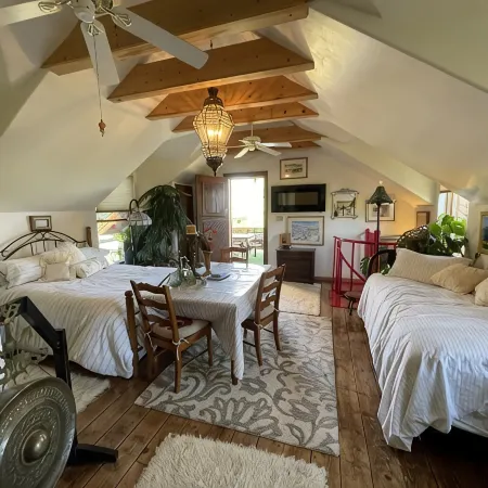 THE CASA CARMEN-ARROYO SECO! LOCATION 15 MINUTES FROM TAOS AND TAOS SKI VALLEY!